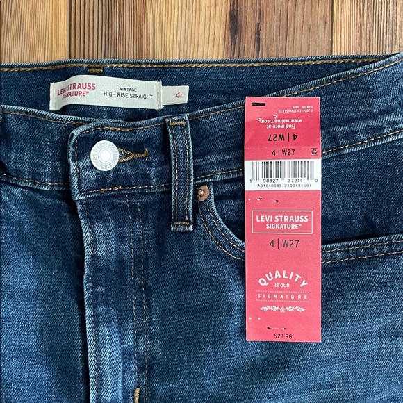 Levi Strauss Jeans - Picture 2 of 4